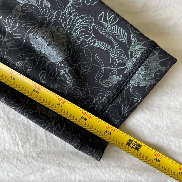 LULULEMON Wunder Under High Rise Crop in Shine - Picture 5 of 5